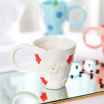 Керамическая чашка с милым цветком, бытовая кружка, рельефная чашка с маргариткой, кофейная чашка, чашка для послеобеденного чая, чашка для молока, чашка для завтрака, подарок для девочки
